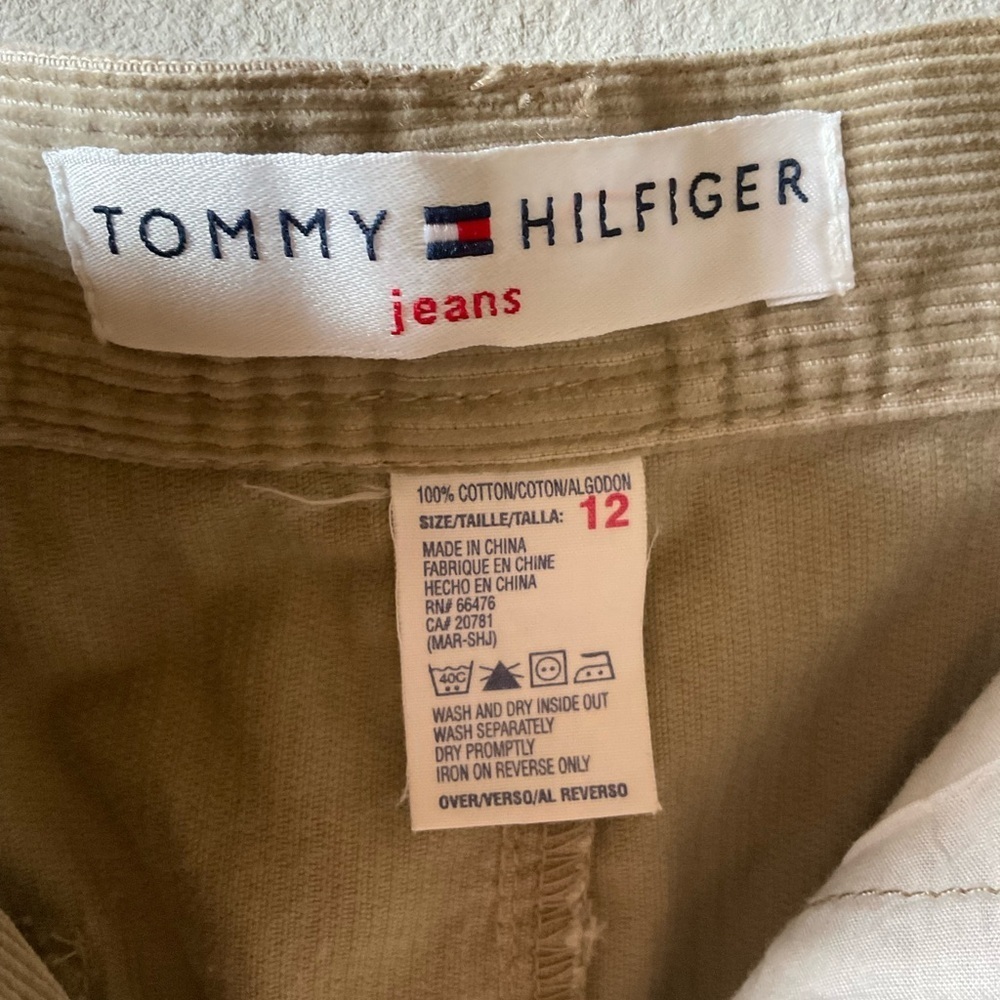 Tommy Hilfiger skirt. Corduroy. Mini. Beige. Size 12. - Picture 5 of 6